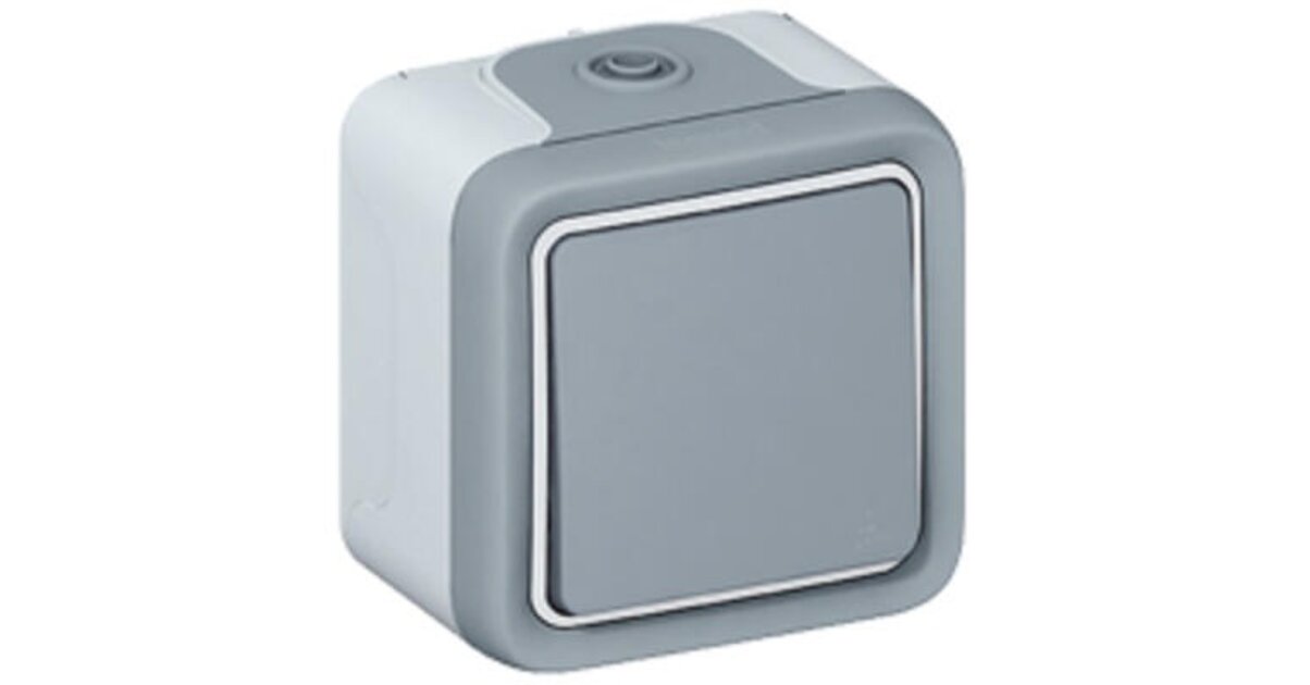 Solved A speaker plays a pure single-frequency tone into the